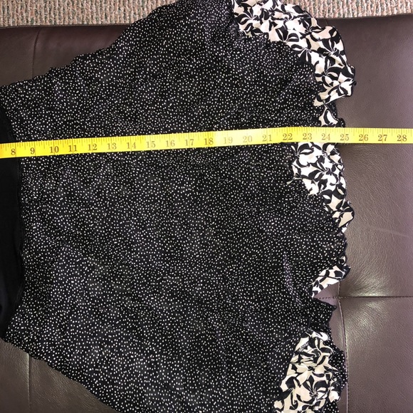 CAbi reversible Polka Dot/Bow Skirt SUPER CUTE!! - Picture 8 of 9